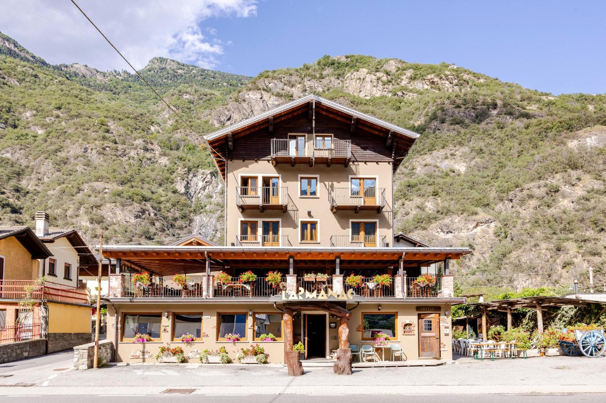 Hotel&Restaurant Armanac De Toubie Arnad Zewnętrze zdjęcie