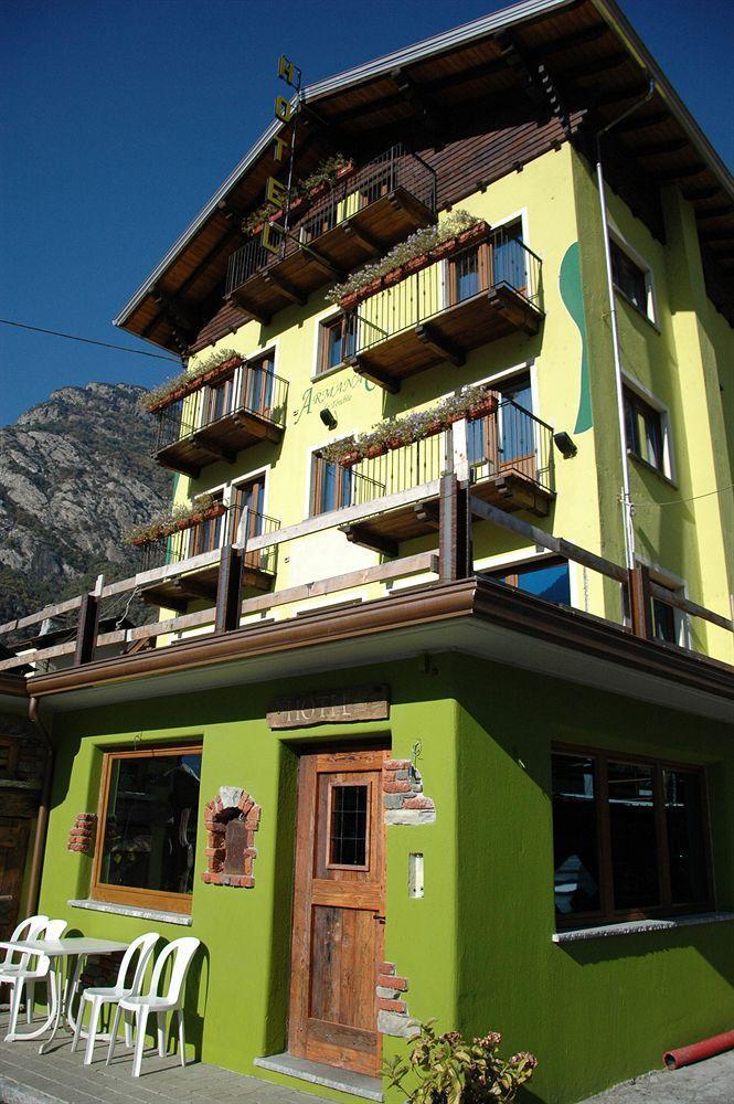 Hotel&Restaurant Armanac De Toubie Arnad Zewnętrze zdjęcie