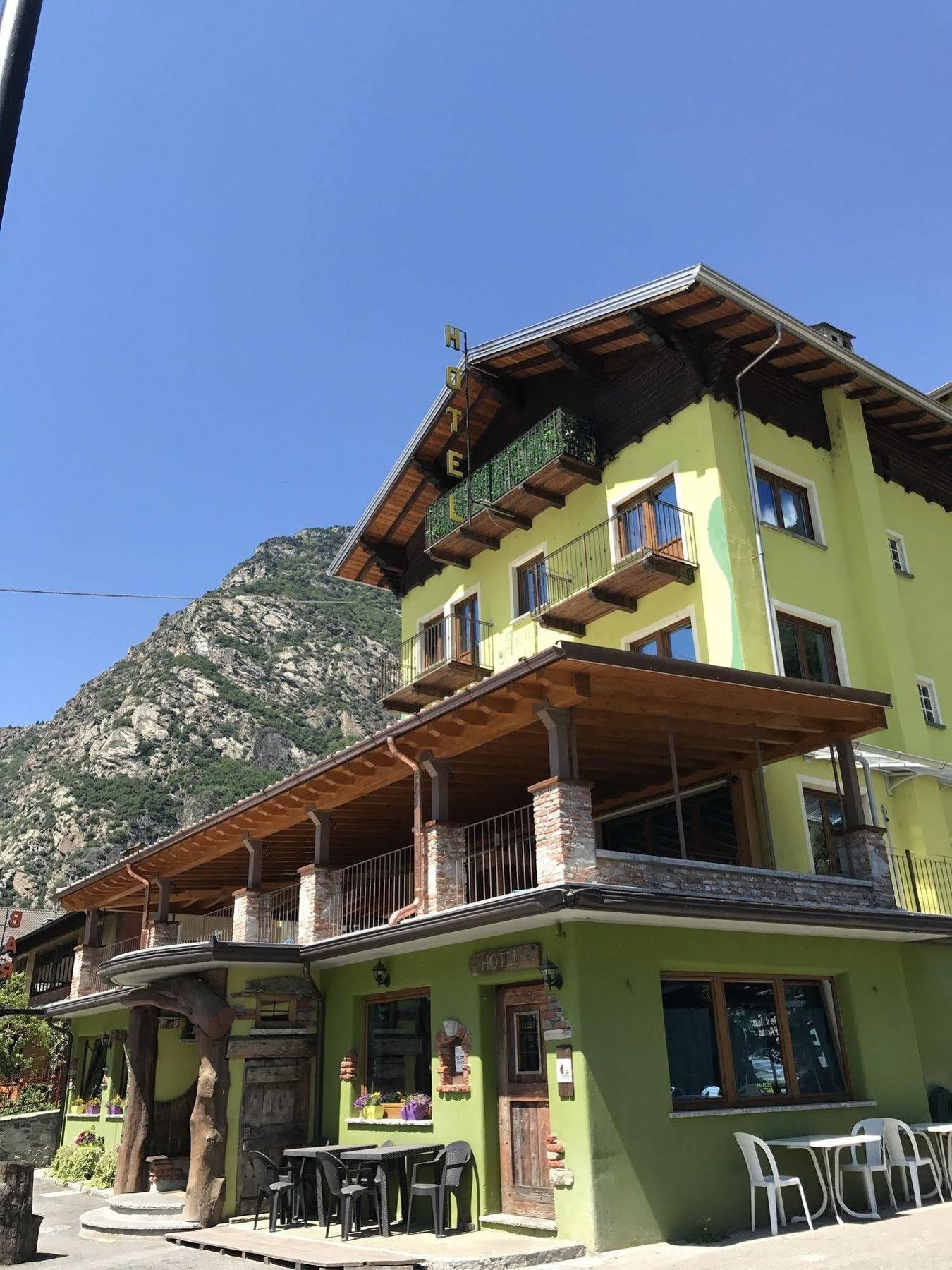 Hotel&Restaurant Armanac De Toubie Arnad Zewnętrze zdjęcie